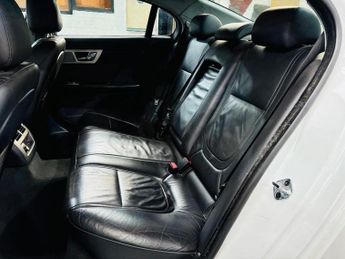 Jaguar XF 2.2d Luxury Auto Euro 5 (s/s) 4dr