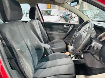 Renault Megane 1.6 VVT Dynamique 5dr