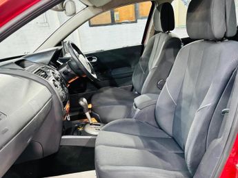Renault Megane 1.6 VVT Dynamique 5dr