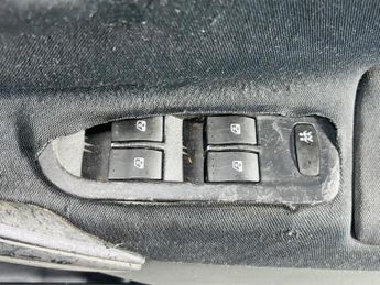 Renault Megane 1.6 VVT Dynamique 5dr