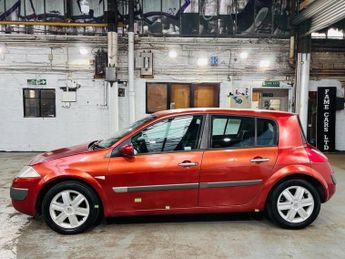 Renault Megane 1.6 VVT Dynamique 5dr