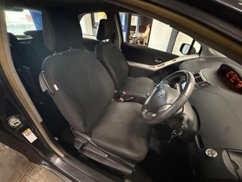 Toyota Yaris 1.33 Dual VVT-i T Spirit Euro 5 (s/s) 3dr