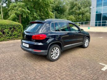 Volkswagen Tiguan 2.0 TDI BlueMotion Tech SE DSG 4WD Euro 5 (s/s) 5dr
