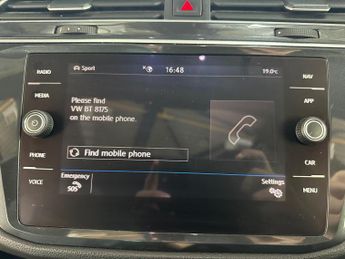 Volkswagen Tiguan 2.0 TDI R-Line Tech DSG Euro 6 (s/s) 5dr