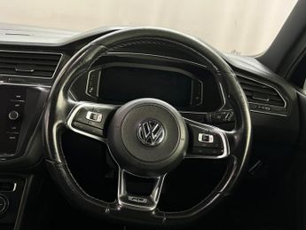 Volkswagen Tiguan 2.0 TDI R-Line Tech DSG Euro 6 (s/s) 5dr