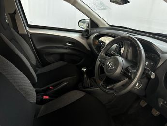 Toyota Aygo X 1.0 VVT-i Pure Euro 6 (s/s) 5dr