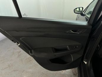 Volkswagen Golf 1.5 eTSI MHEV Style DSG Euro 6 (s/s) 5dr