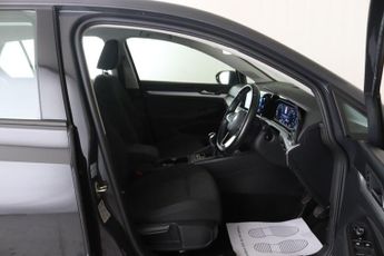 Volkswagen Golf 1.0 TSI Life Euro 6 (s/s) 5dr