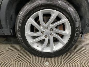 Land Rover Discovery Sport 2.0 TD4 SE Tech Auto 4WD Euro 6 (s/s) 5dr