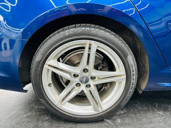 Audi A4 Avant 2.0 TDI ultra S line S Tronic Euro 6 (s/s) 5dr