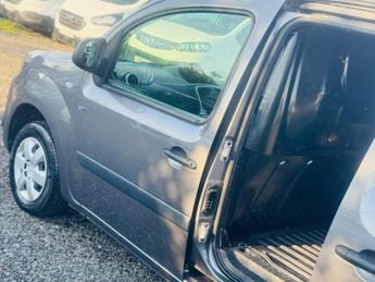 Renault Kangoo ZE ML20 33kWh Business Auto MWB 4dr (i)