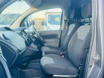 Renault Kangoo ZE ML20 33kWh Business Auto MWB 4dr (i)