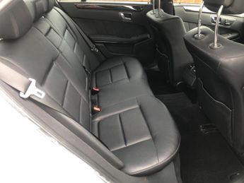 Mercedes-Benz E Class 3.0 E350 CDI V6 BlueEfficiency Sport G-Tronic Euro 5 4dr