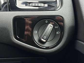 Volkswagen Golf 1.5 TSI EVO R-Line DSG Euro 6 (s/s) 5dr