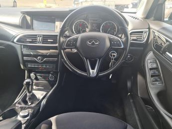 Infiniti Q30 1.6T SE Euro 6 (s/s) 5dr