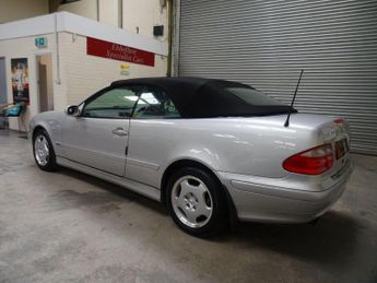 Mercedes-Benz CLK 3.2 CLK320 Elegance Cabriolet 2dr