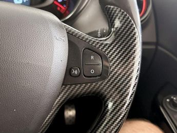 Renault Captur 1.2 TCe ENERGY Signature Nav Auto Euro 6 (s/s) 5dr