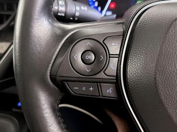 Toyota Corolla 2.0 VVT-h Design CVT Euro 6 (s/s) 5dr