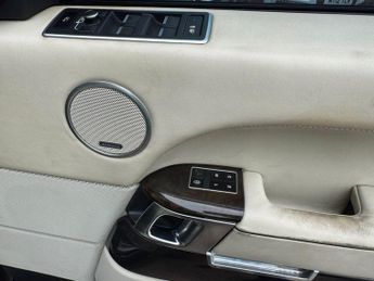 LAND ROVER RANGE ROVER 4.4 SD V8 Autobiography SUV 5dr Diesel Auto 4WD Euro 5 (339 ps) 