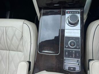 LAND ROVER RANGE ROVER 4.4 SD V8 Autobiography SUV 5dr Diesel Auto 4WD Euro 5 (339 ps) 