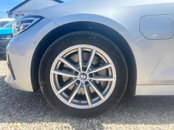 BMW 3 Series 2.0 330e 12kWh SE Pro Auto Euro 6 (s/s) 4dr