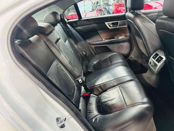 Jaguar XF 2.2d Luxury Auto Euro 5 (s/s) 4dr