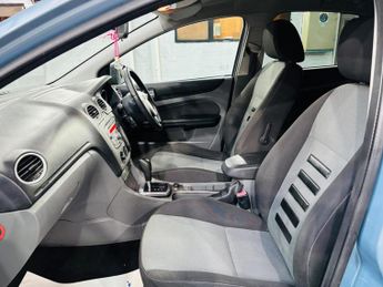 Ford Focus 1.6 Zetec 5dr