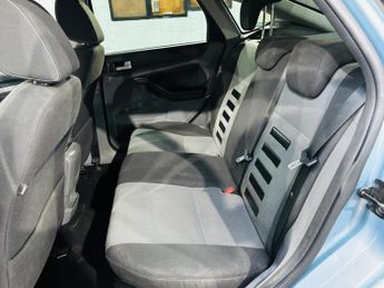 Ford Focus 1.6 Zetec 5dr
