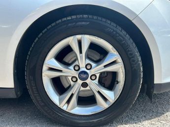 Ford Focus 1.6 Zetec Powershift Euro 5 5dr