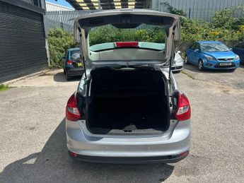 Ford Focus 1.6 Zetec Powershift Euro 5 5dr