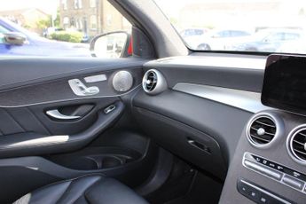 Mercedes-Benz GLC 2.0 GLC300d AMG Line (Premium Plus) G-Tronic+ 4MATIC Euro 6 (s/s