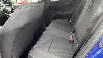 Toyota Yaris 1.5 VVT-h Design E-CVT Euro 6 (s/s) 5dr