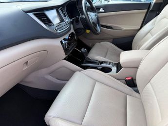 Hyundai TUCSON 1.7 CRDi Blue Drive Premium DCT Euro 6 (s/s) 5dr