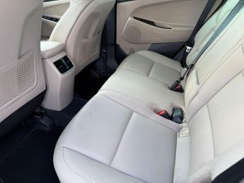 Hyundai TUCSON 1.7 CRDi Blue Drive Premium DCT Euro 6 (s/s) 5dr