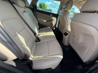 Hyundai TUCSON 1.7 CRDi Blue Drive Premium DCT Euro 6 (s/s) 5dr