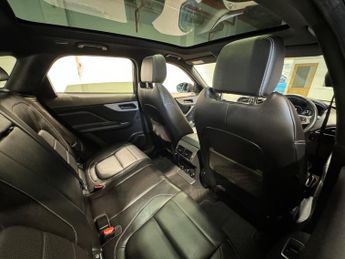 Jaguar F-PACE 2.0 P250i R-Sport Auto AWD Euro 6 (s/s) 5dr