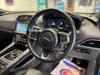 Jaguar F-PACE 2.0 P250i R-Sport Auto AWD Euro 6 (s/s) 5dr