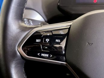 Volkswagen ID.4 Pure 52kWh Life Auto 5dr