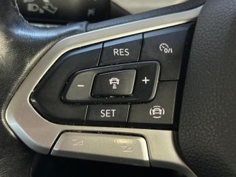 Volkswagen Golf 1.5 eTSI MHEV Life DSG Euro 6 (s/s) 5dr