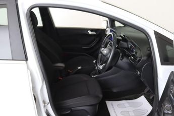 Ford Fiesta 1.0T EcoBoost MHEV Titanium Euro 6 (s/s) 5dr