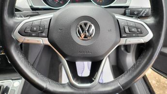 Volkswagen Passat 1.6 TDI SEL DSG Euro 6 (s/s) 5dr