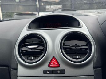 Vauxhall Corsa 1.4i 16v Club 5dr