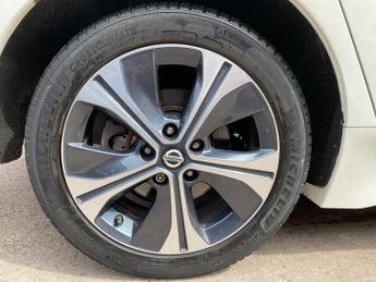 Nissan Leaf 40kWh Tekna Auto 5dr