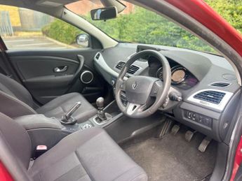 Renault Megane 1.6 16V Dynamique TomTom Euro 5 5dr
