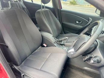Renault Megane 1.6 16V Dynamique TomTom Euro 5 5dr