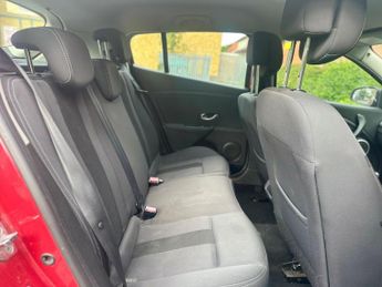 Renault Megane 1.6 16V Dynamique TomTom Euro 5 5dr