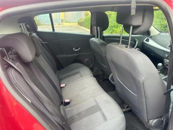 Renault Megane 1.6 16V Dynamique TomTom Euro 5 5dr