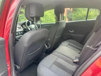 Renault Megane 1.6 16V Dynamique TomTom Euro 5 5dr