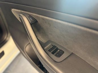 Tesla Model 3 (Dual Motor) Long Range Auto 4WDE 4dr