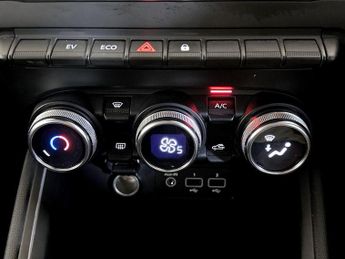 Renault Clio 1.6 E-TECH Iconic Auto Euro 6 (s/s) 5dr